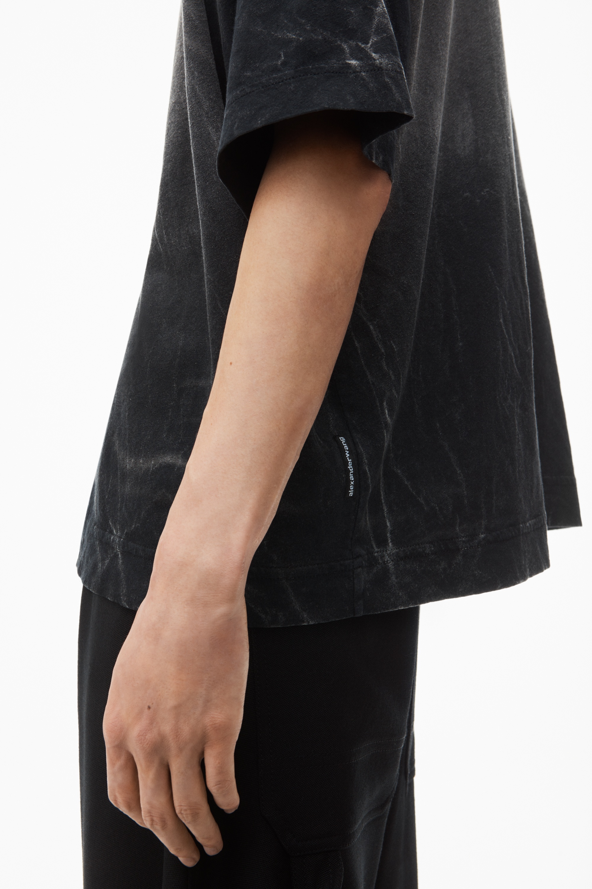 distressed wash tee in cotton - 5