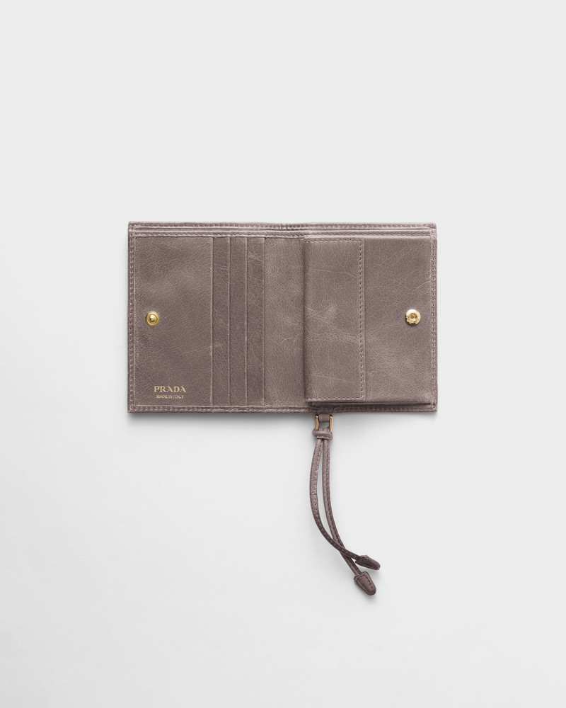 Prada Small leather wallet outlook