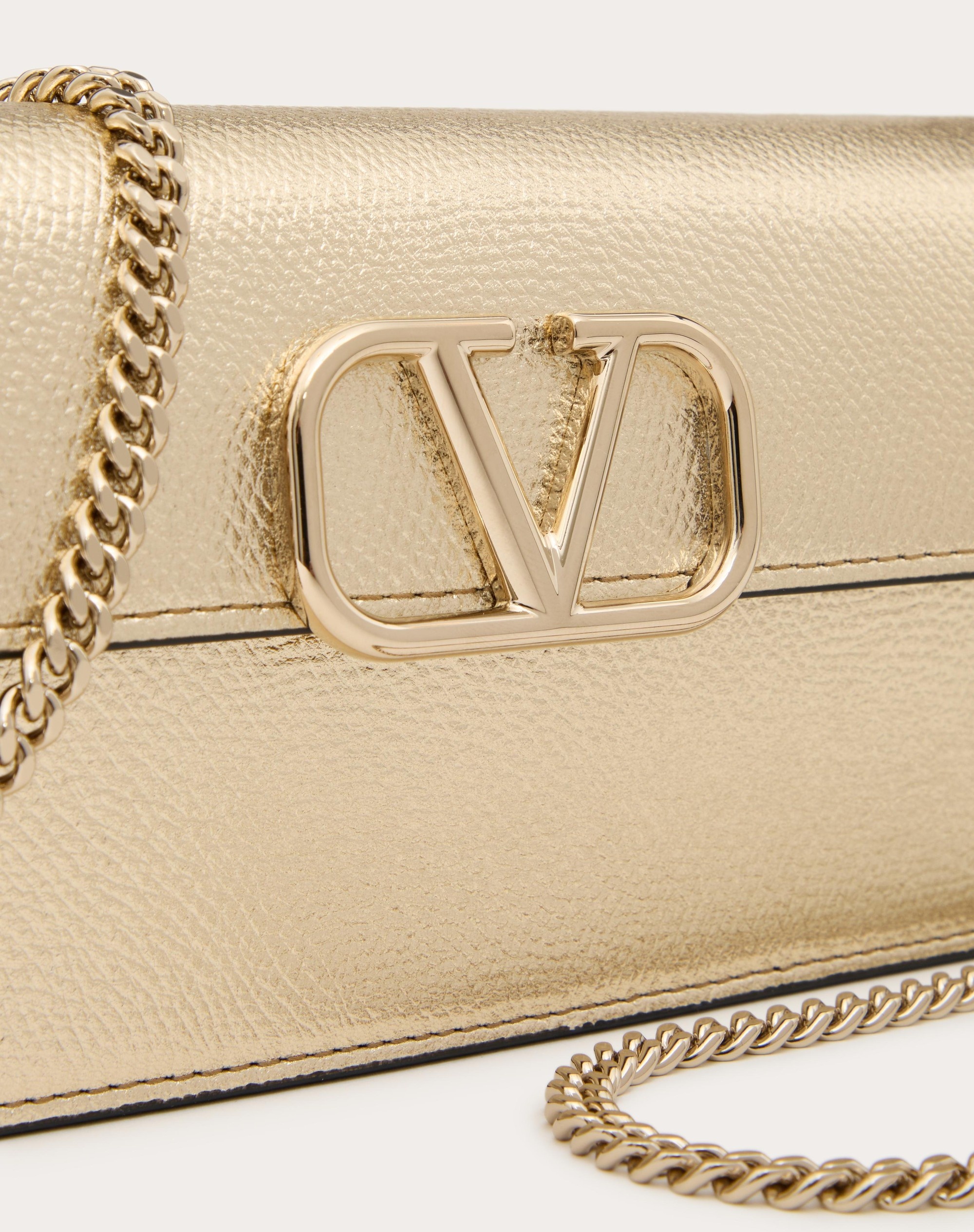 VLOGO SIGNATURE METALLIC GRAINY CALFSKIN WALLET WITH CHAIN - 8