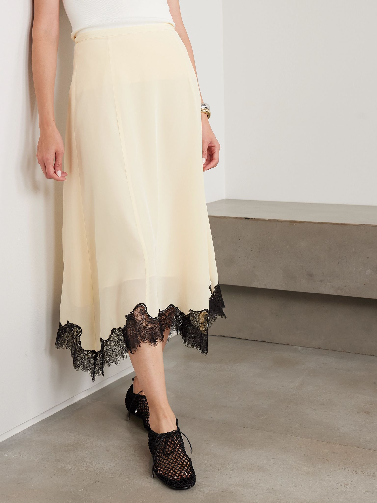 Rosine lace-trimmed silk crepe de chine midi skirt Cream - 3