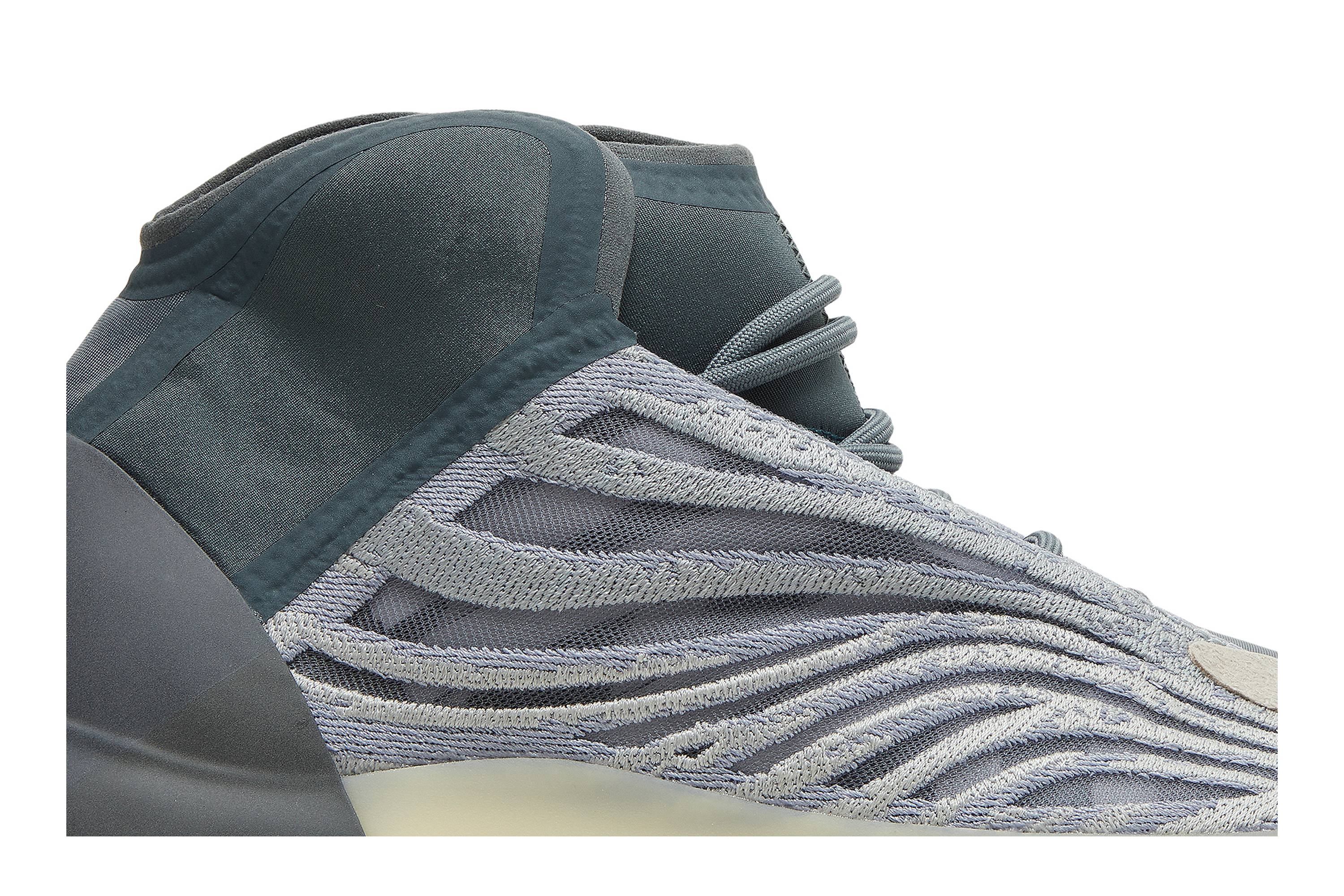 Yeezy Quantum 'Mono Carbon' - 2