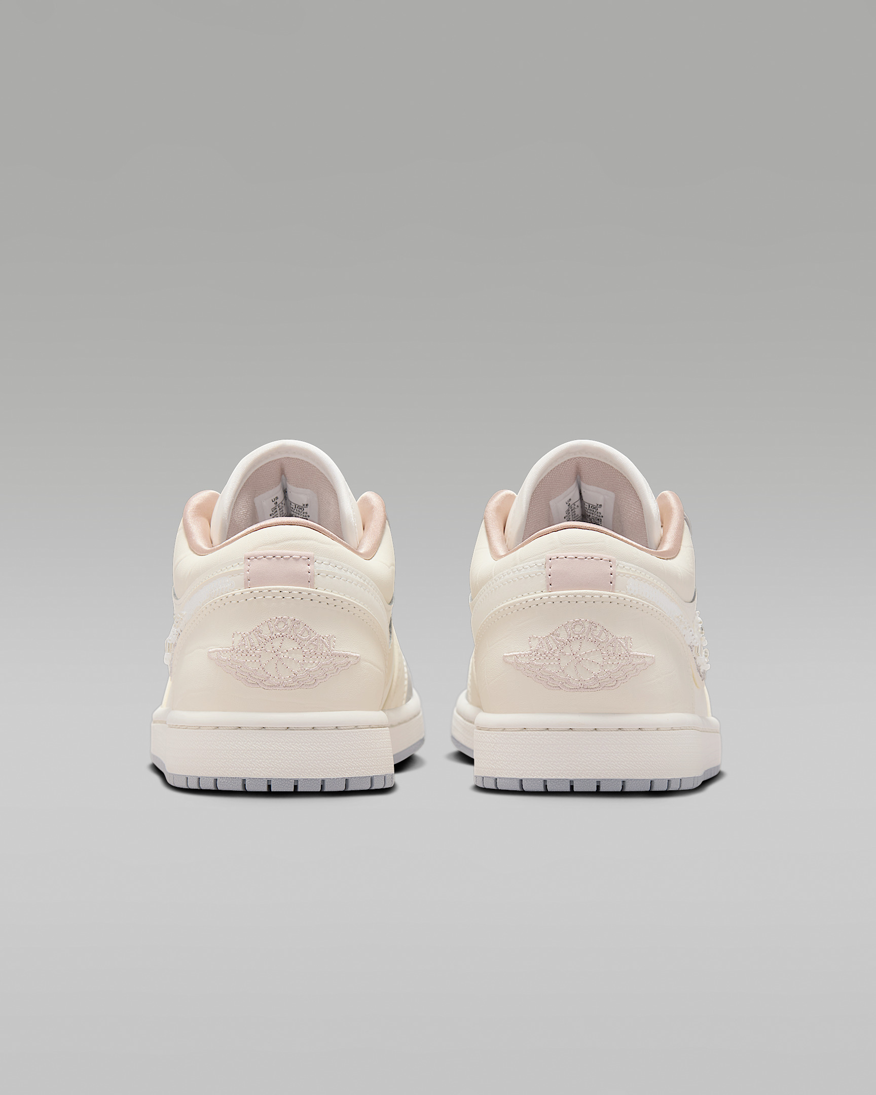 Air Jordan 1 Low Women's Shoes - 6