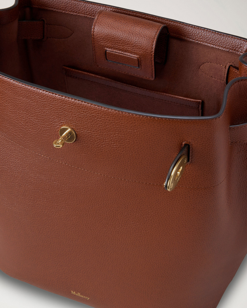 Large Islington Bucket
Oak Two-Tone Small Classic Grain 6