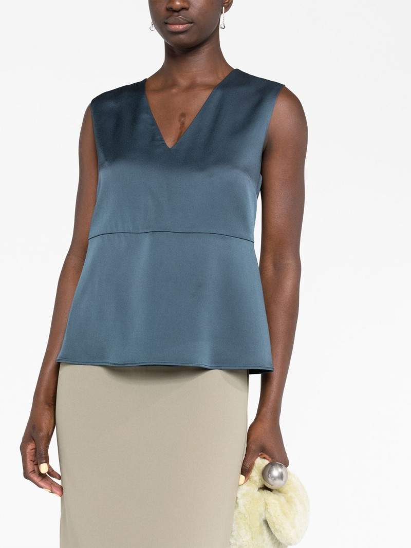 V-neck tank top 3