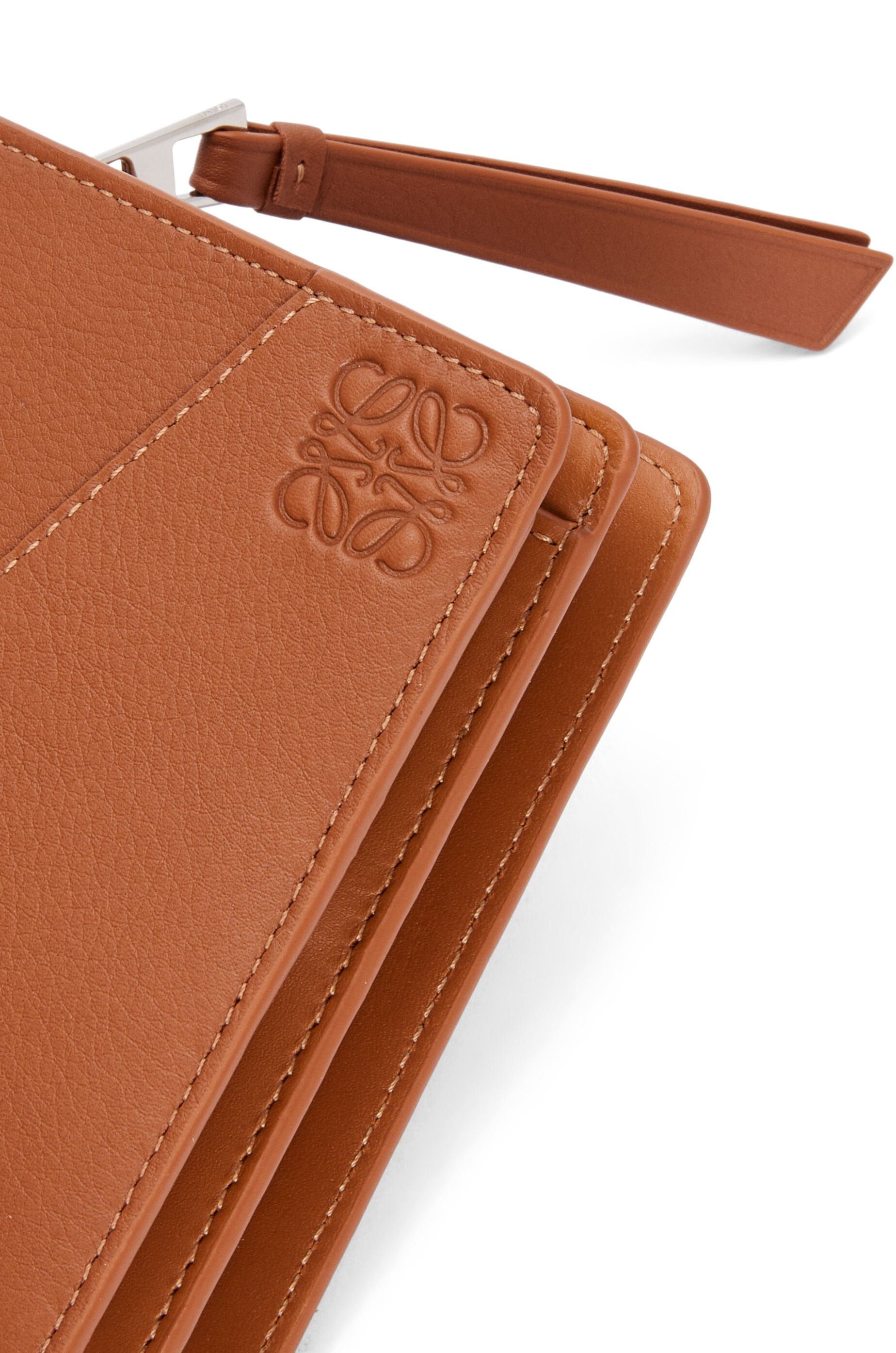 Puzzle Edge compact zip wallet in classic calfskin - 5