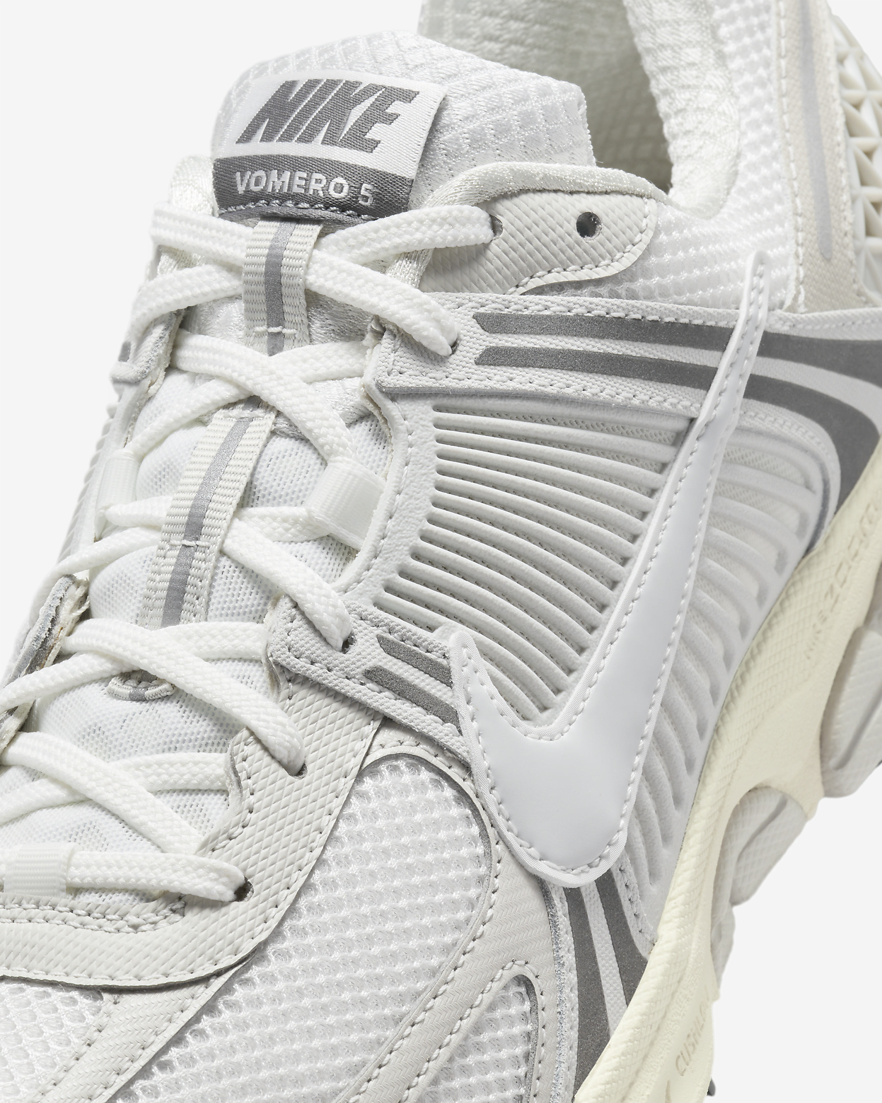 Nike Zoom Vomero 5 SE Men's Shoes - 7