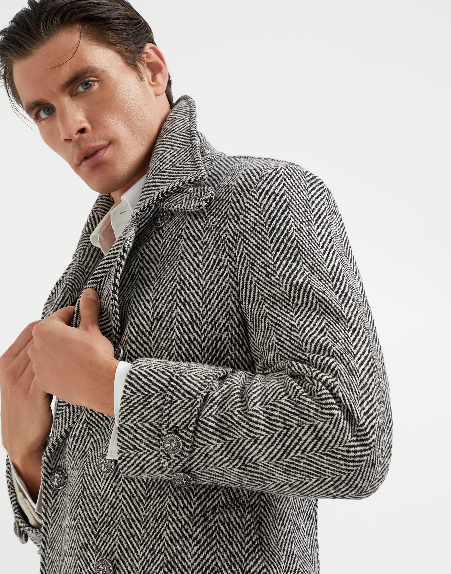 Virgin wool chevron one-and-a-half breasted coat with metal buttons - 3