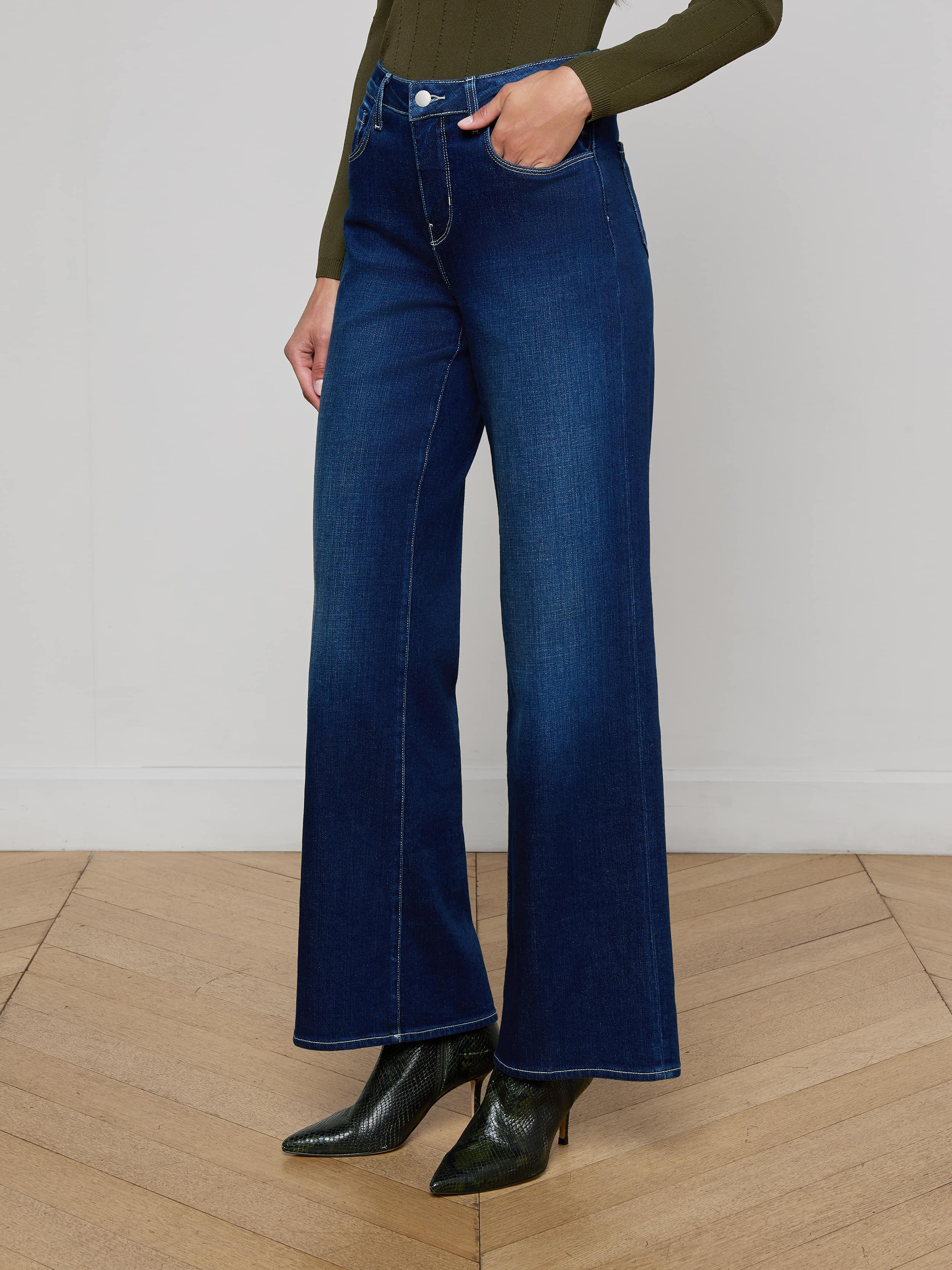 Alicent Wide-Leg Jean - 4