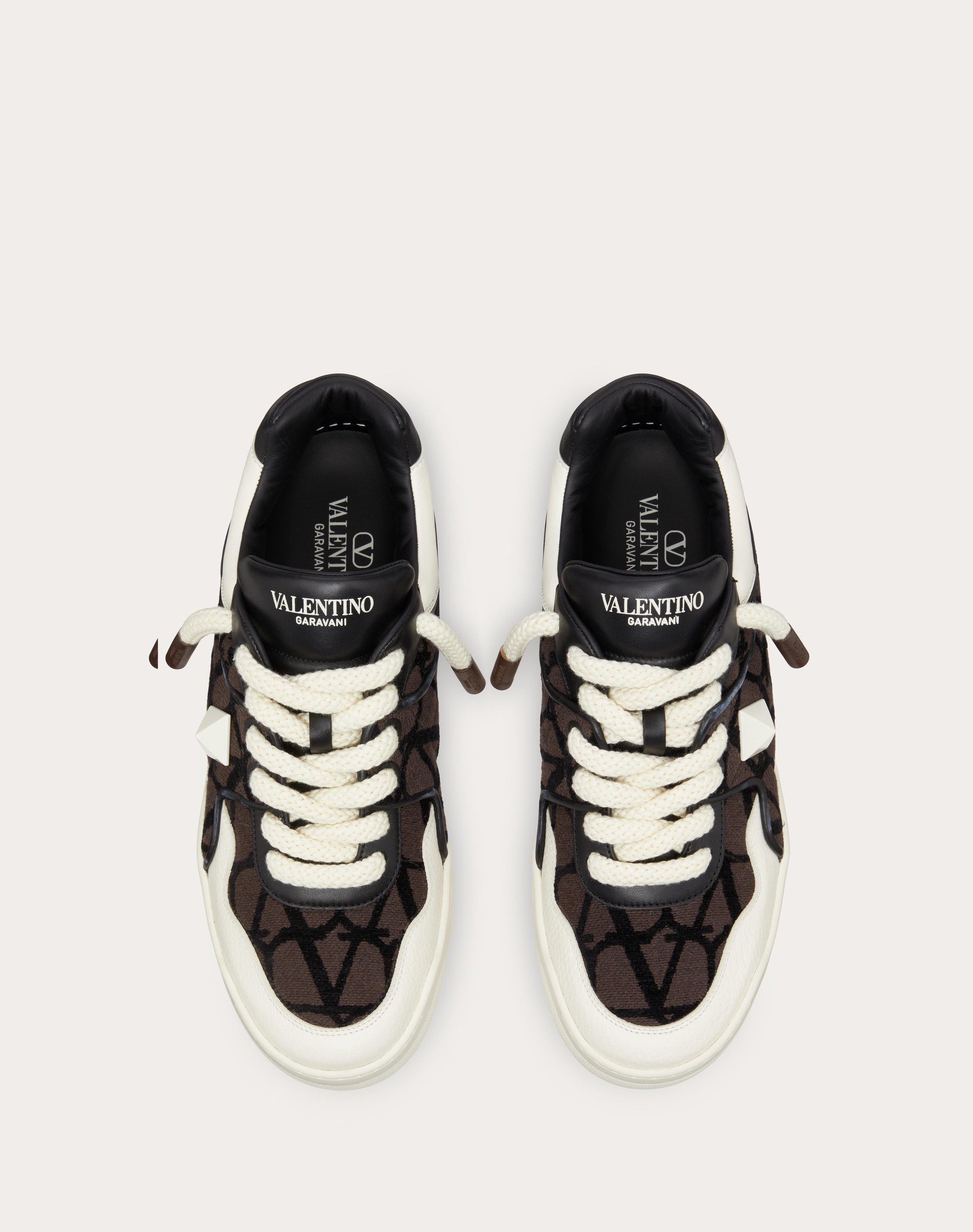 ☆人気☆【VALENTINO】☆トータルループロートップスニーカー☆ ヴァレンティノ メンズ スニーカー VALENTINO ブランド ロー