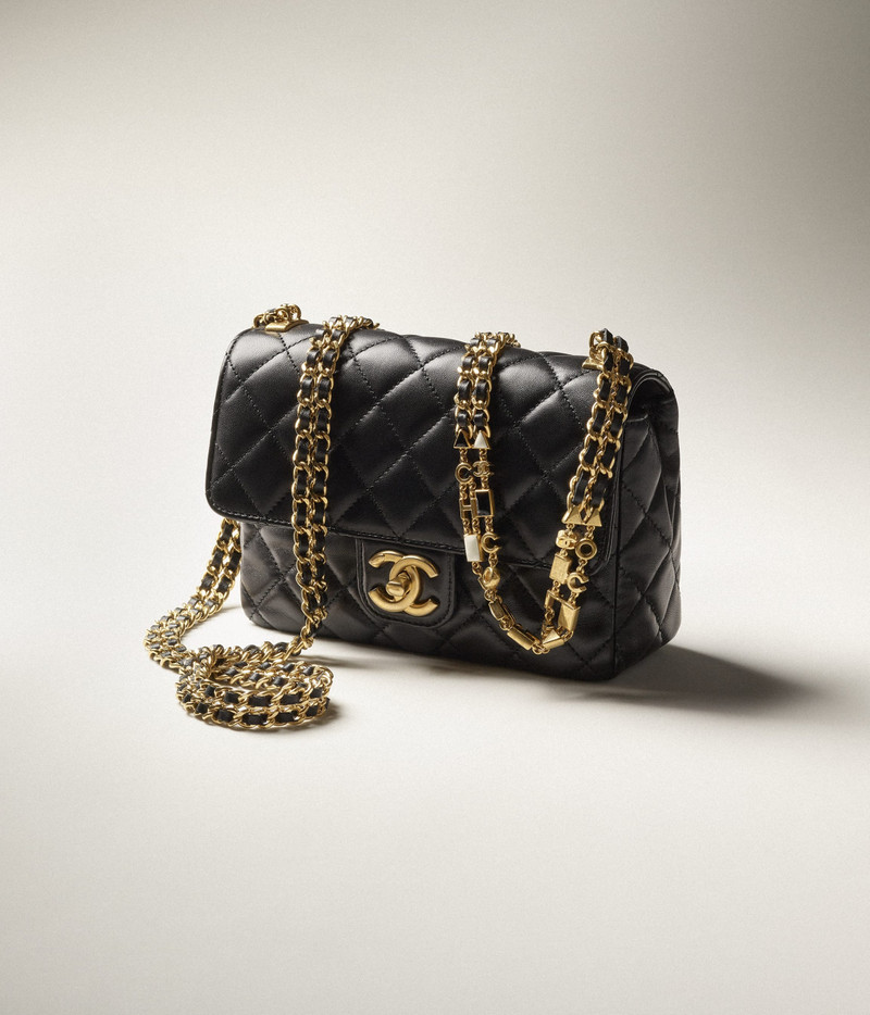 CHANEL Small Flap Bag outlook