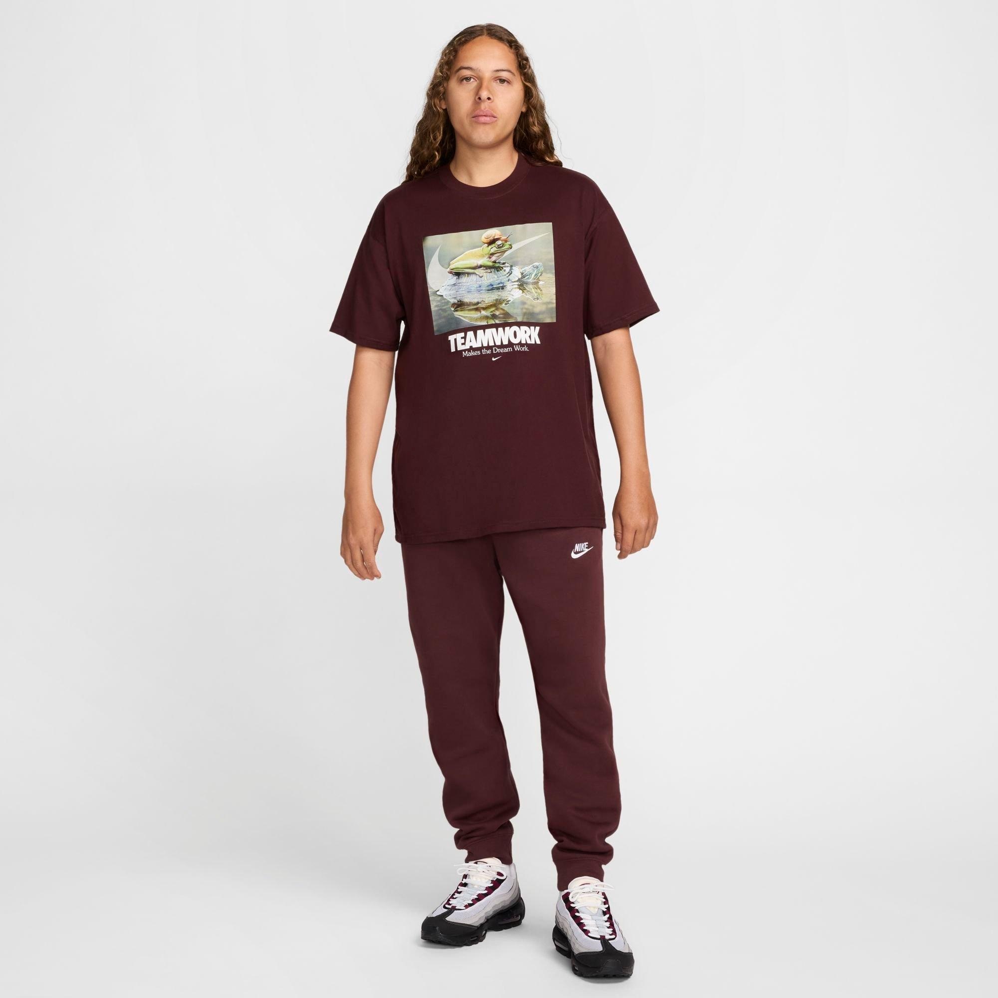 MEN'S NIKE SPORTSWEAR TEAMWORK GRAPHIC T-SHIRT - 2