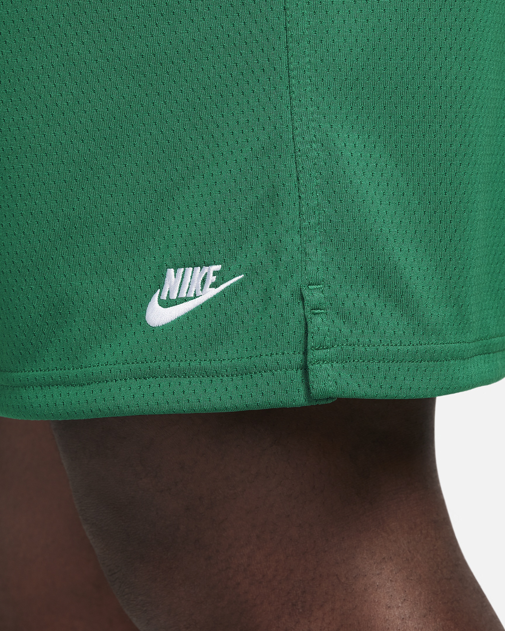 Nike Club Men's Mesh Flow Shorts - 12