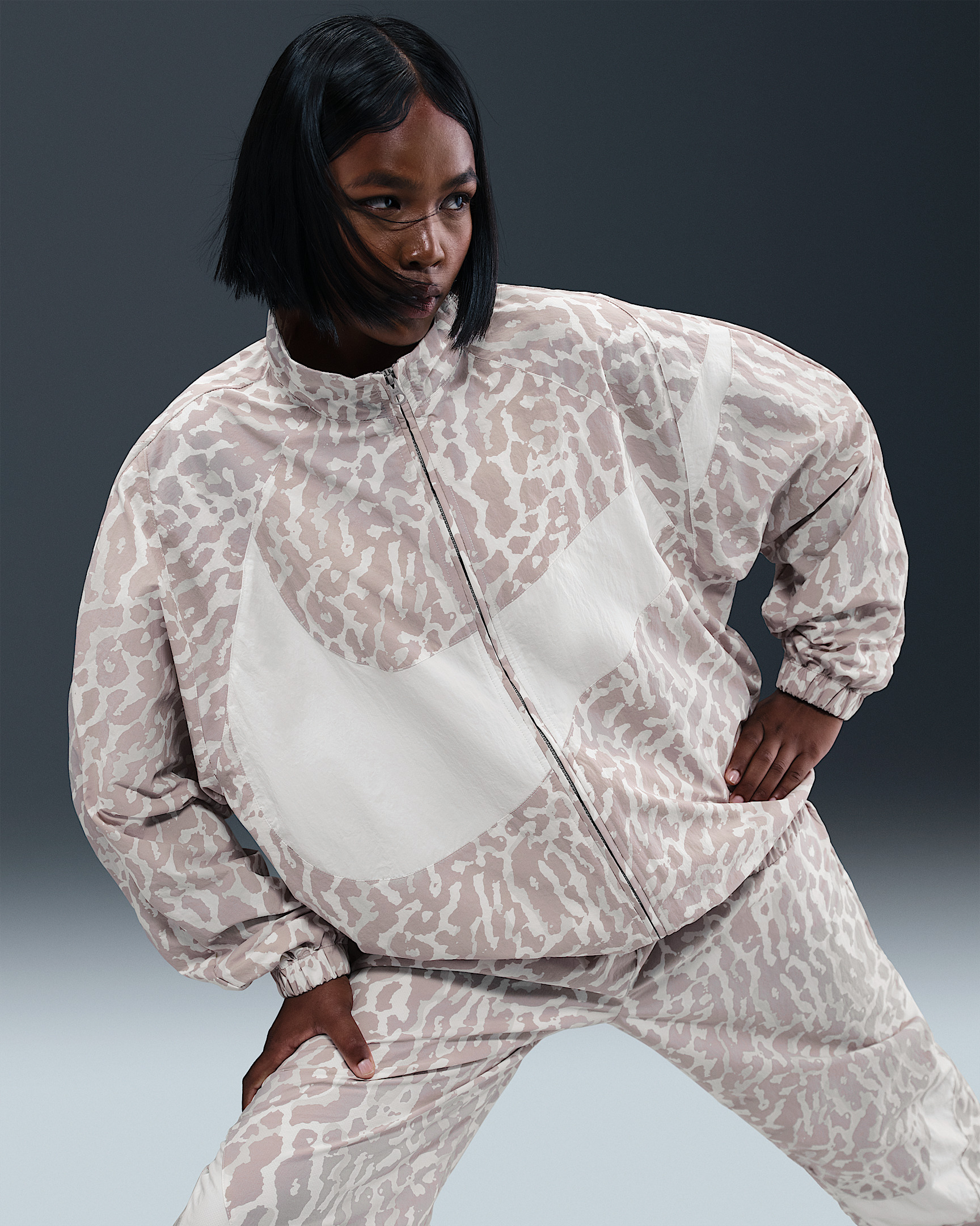 Nike Sportswear Women's Woven Printed Jacket - 3