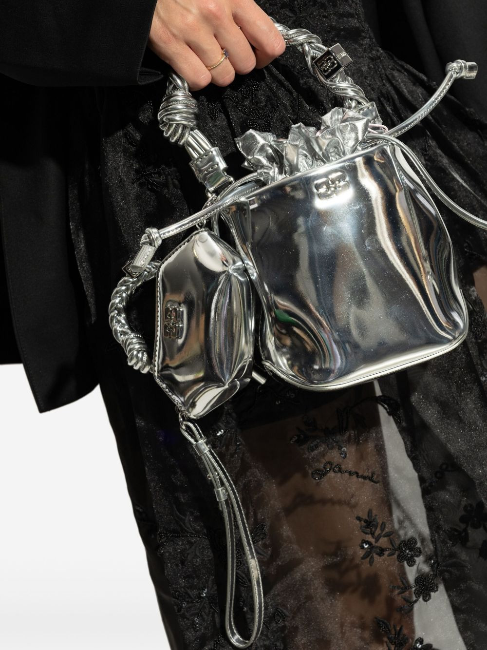braided-handle metallic-effect pouch bag charm - 2