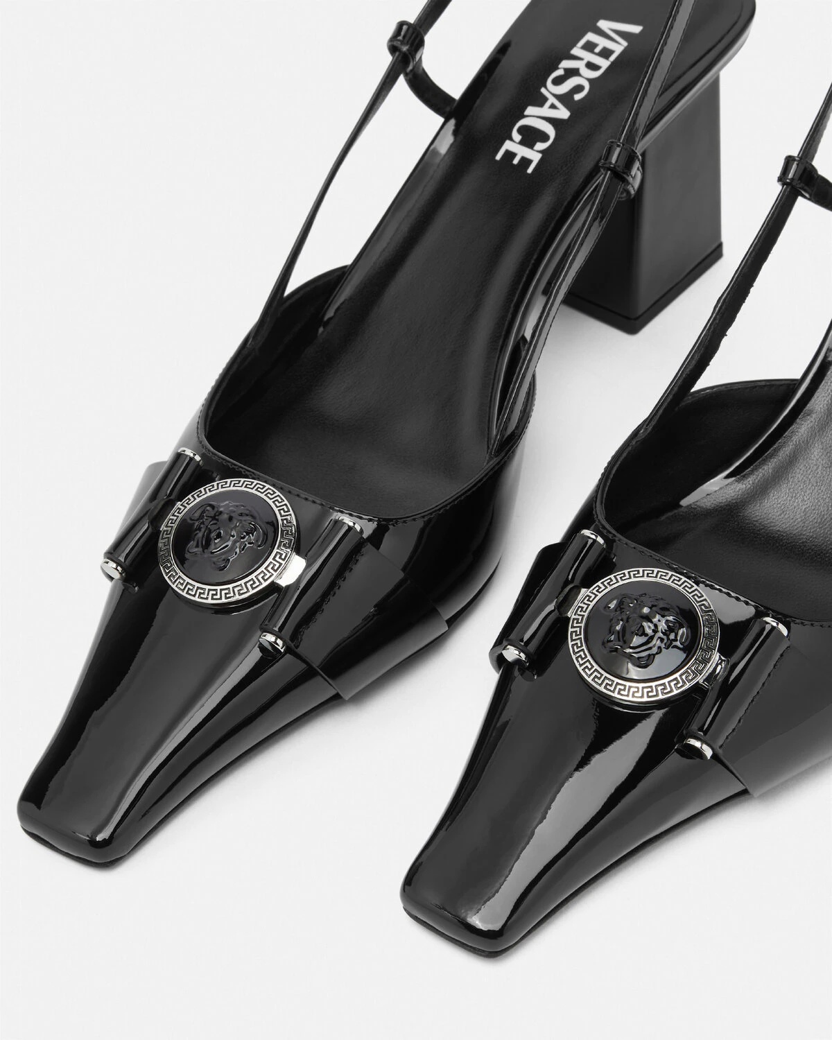 Medusa Buckle Patent Slingback Pumps 70 mm - 6