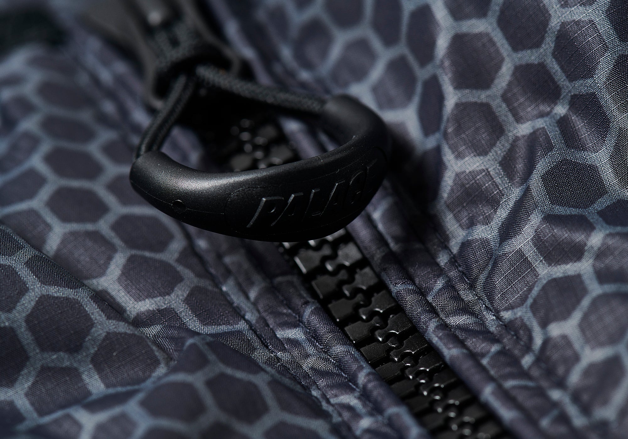 PALACE HEXAGON PERTEX QUILTED JACKET BLACK | REVERSIBLE