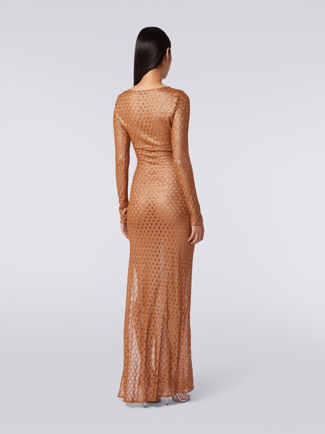 Long lace-effect dress with V neckline and appliqués - 4