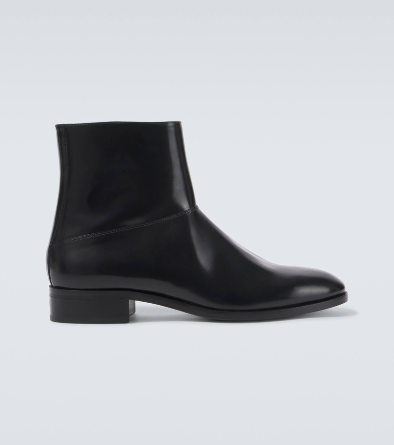 VLogo leather ankle boots 1
