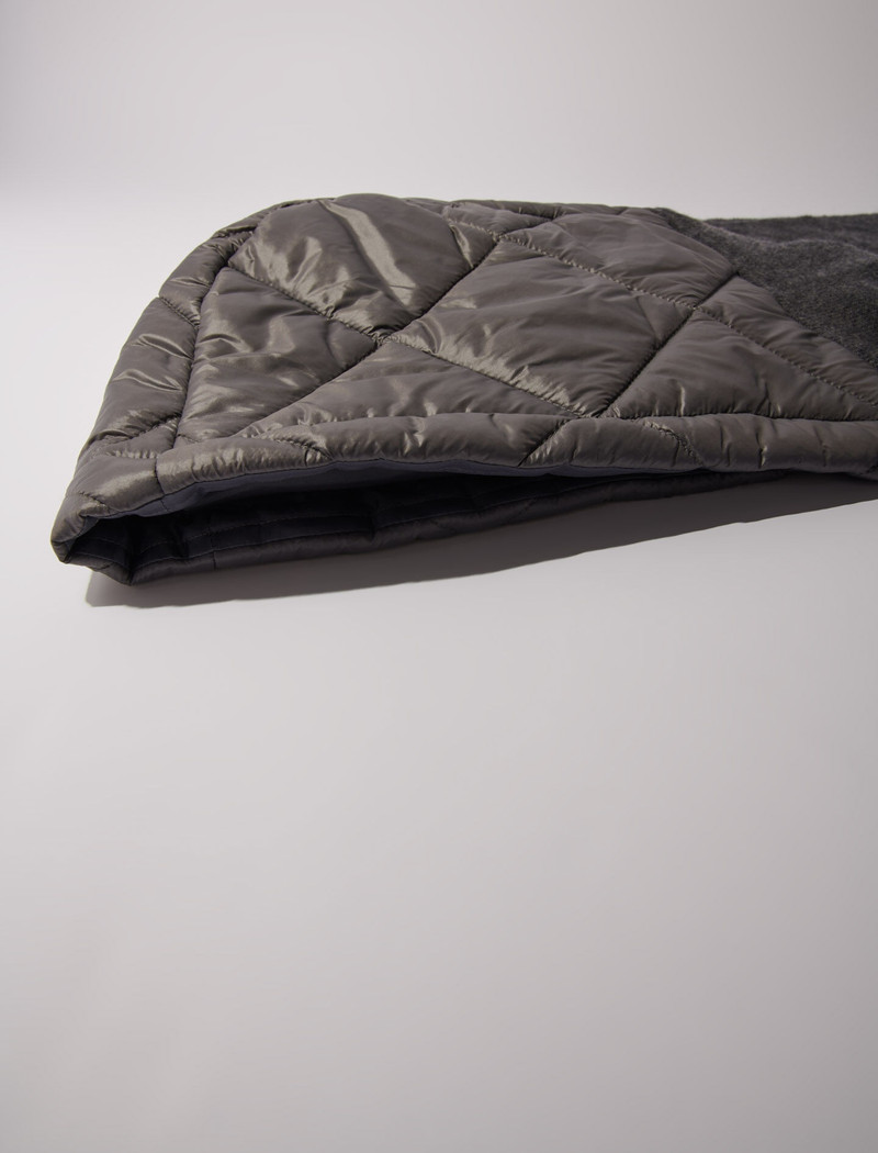 Hooded wool poncho 4