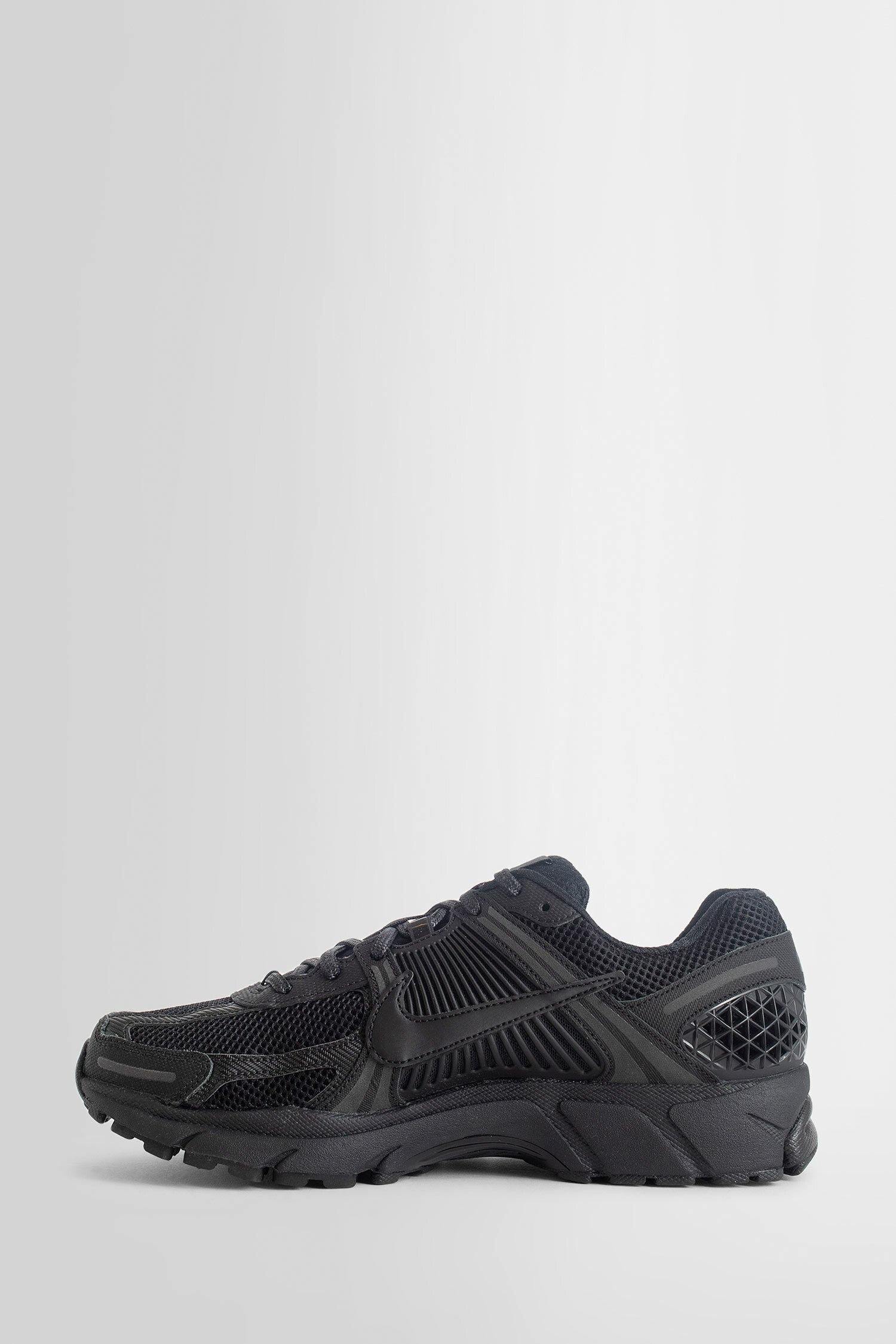 NIKE UNISEX BLACK SNEAKERS - 4