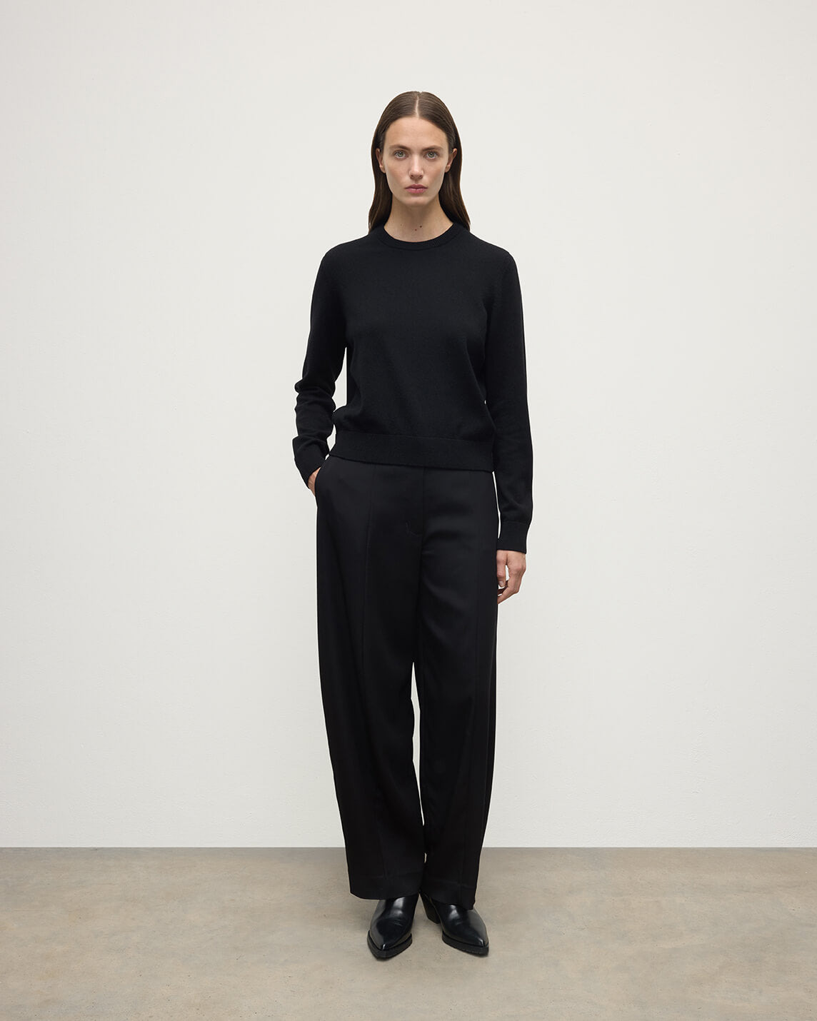 Classic Cashmere Black Round Neck Jumper - 2