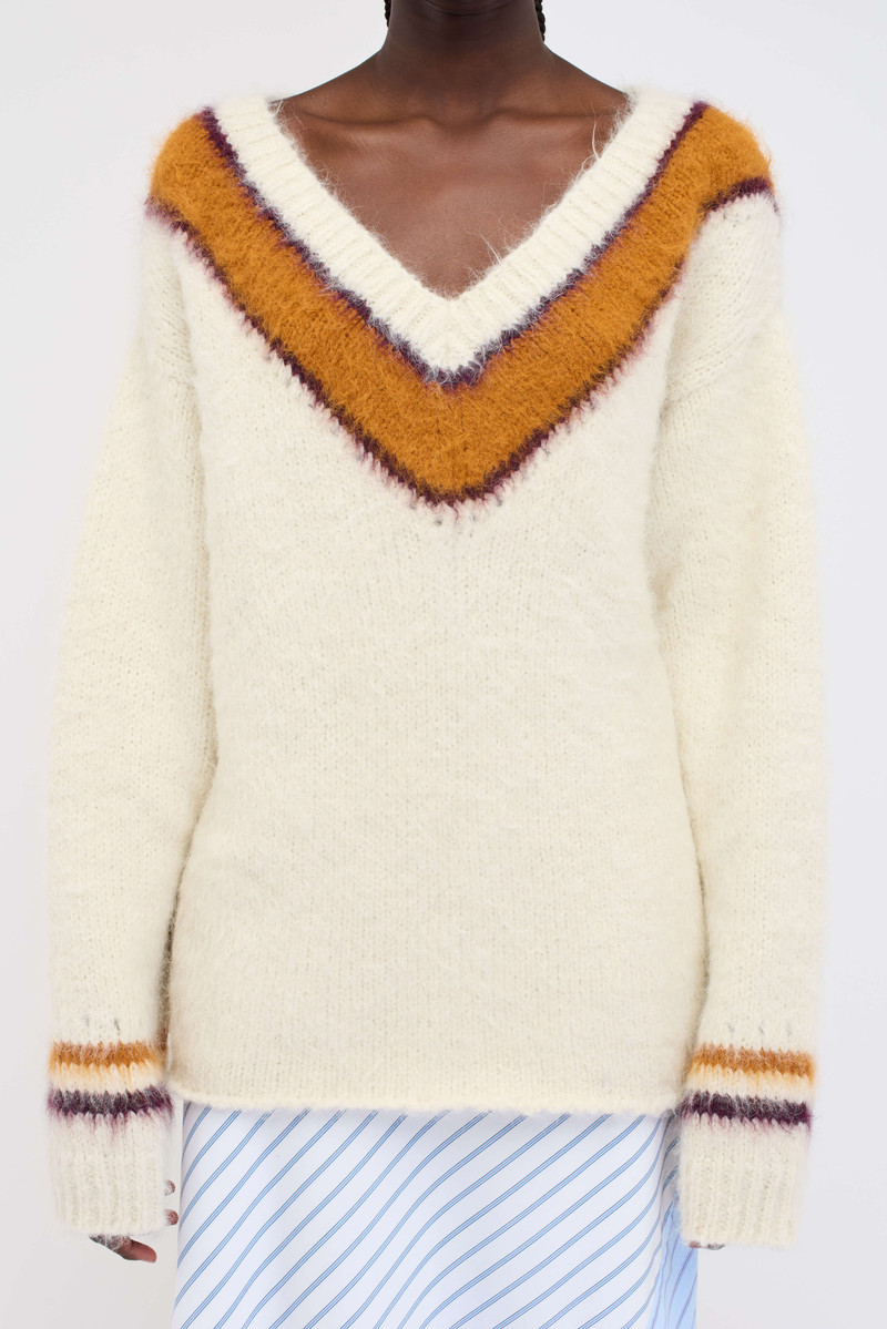 BIG VARSITY WOMEN'S V-NECK 4