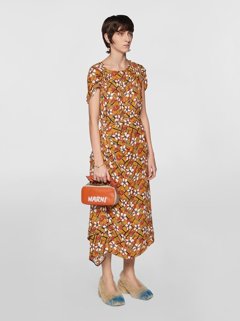 Marni ORANGE AND BEIGE SMOOTH CALFSKIN CLUTCH WITH GATHERED HANDLE outlook