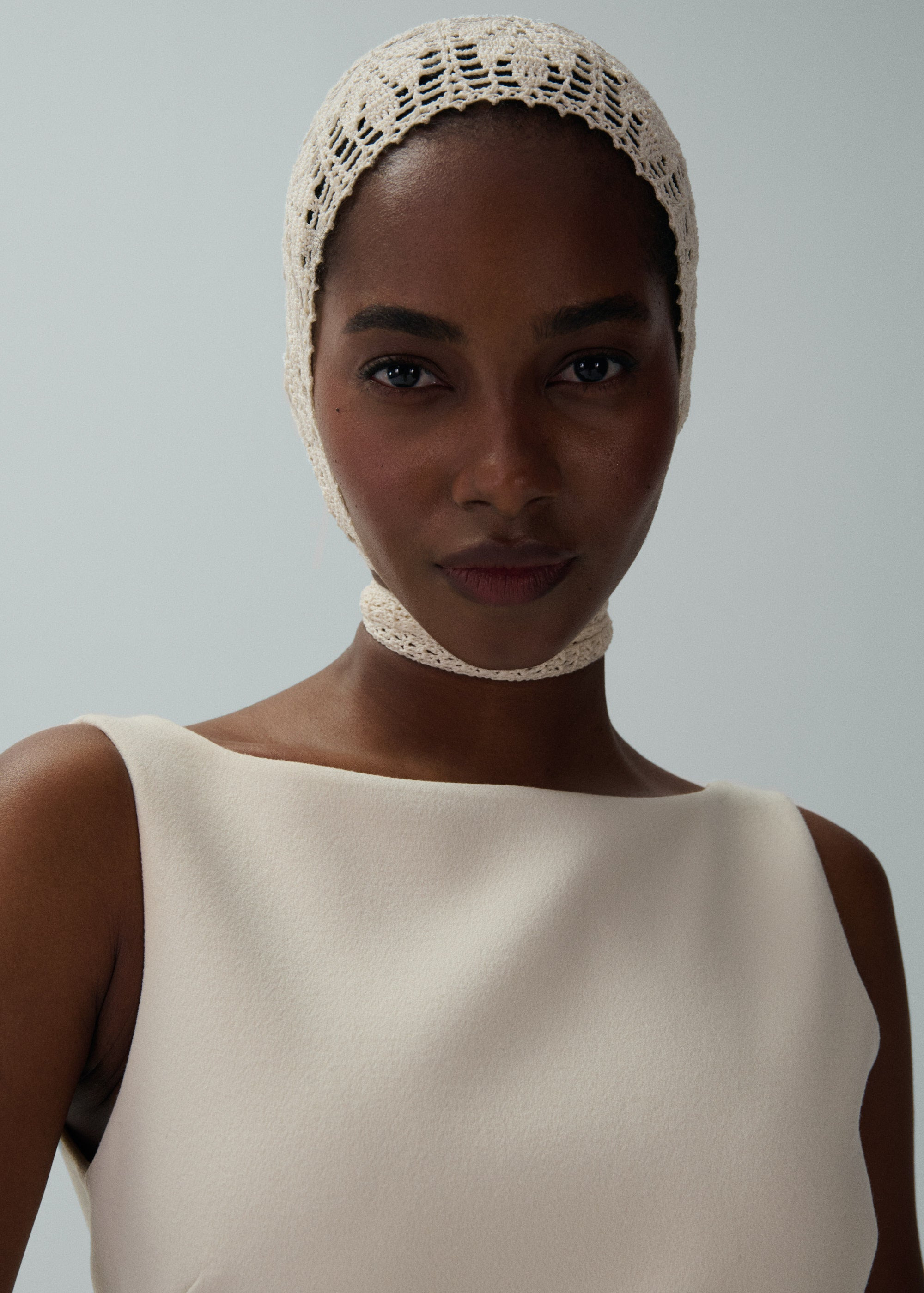 Floral appliqué sheath dress in cream - 5