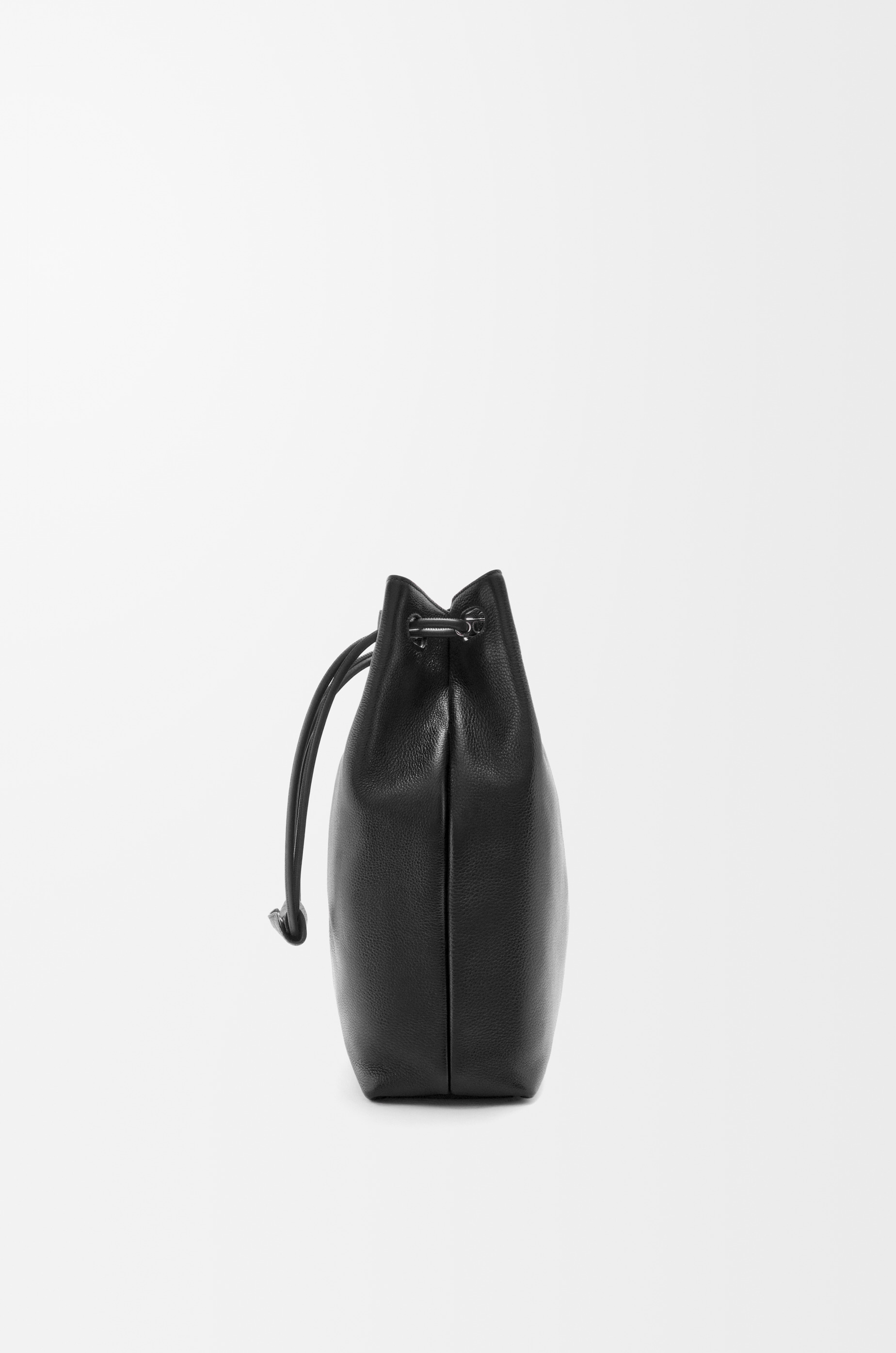 Pebble hobo in supple grained calfskin - 5