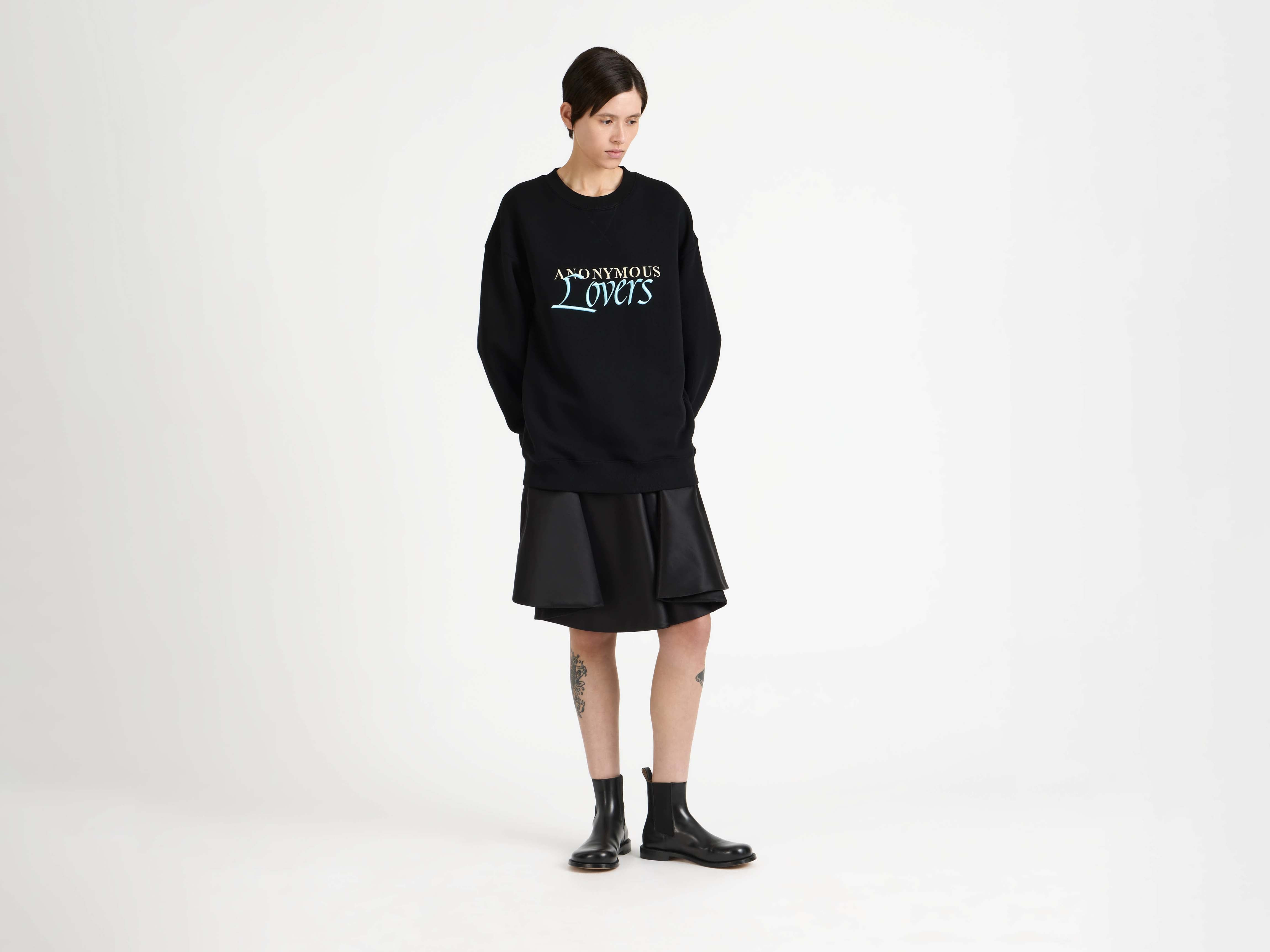 WOMENS 'ANONYMOUS LOVERS' SWEATSHIRT IN WASHED BLACK - 2