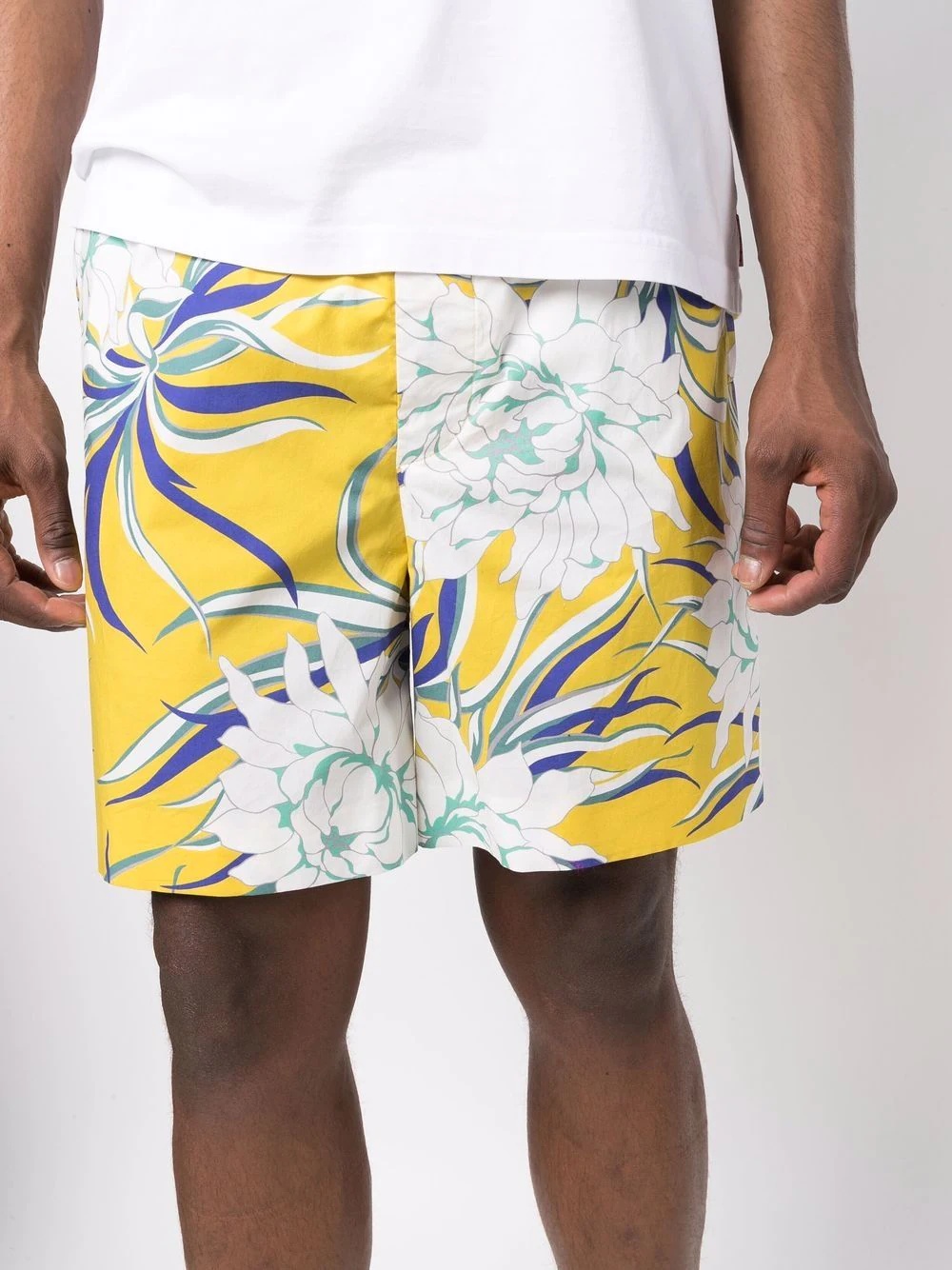 graphic-print knee-length shorts - 5