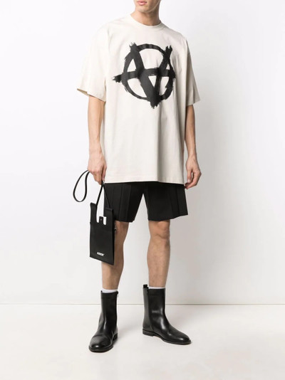 VETEMENTS Inverted Anarchy print T-shirt outlook