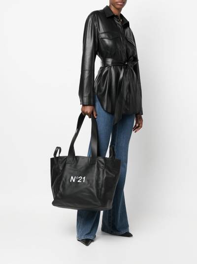 N°21 logo-print tote bag outlook