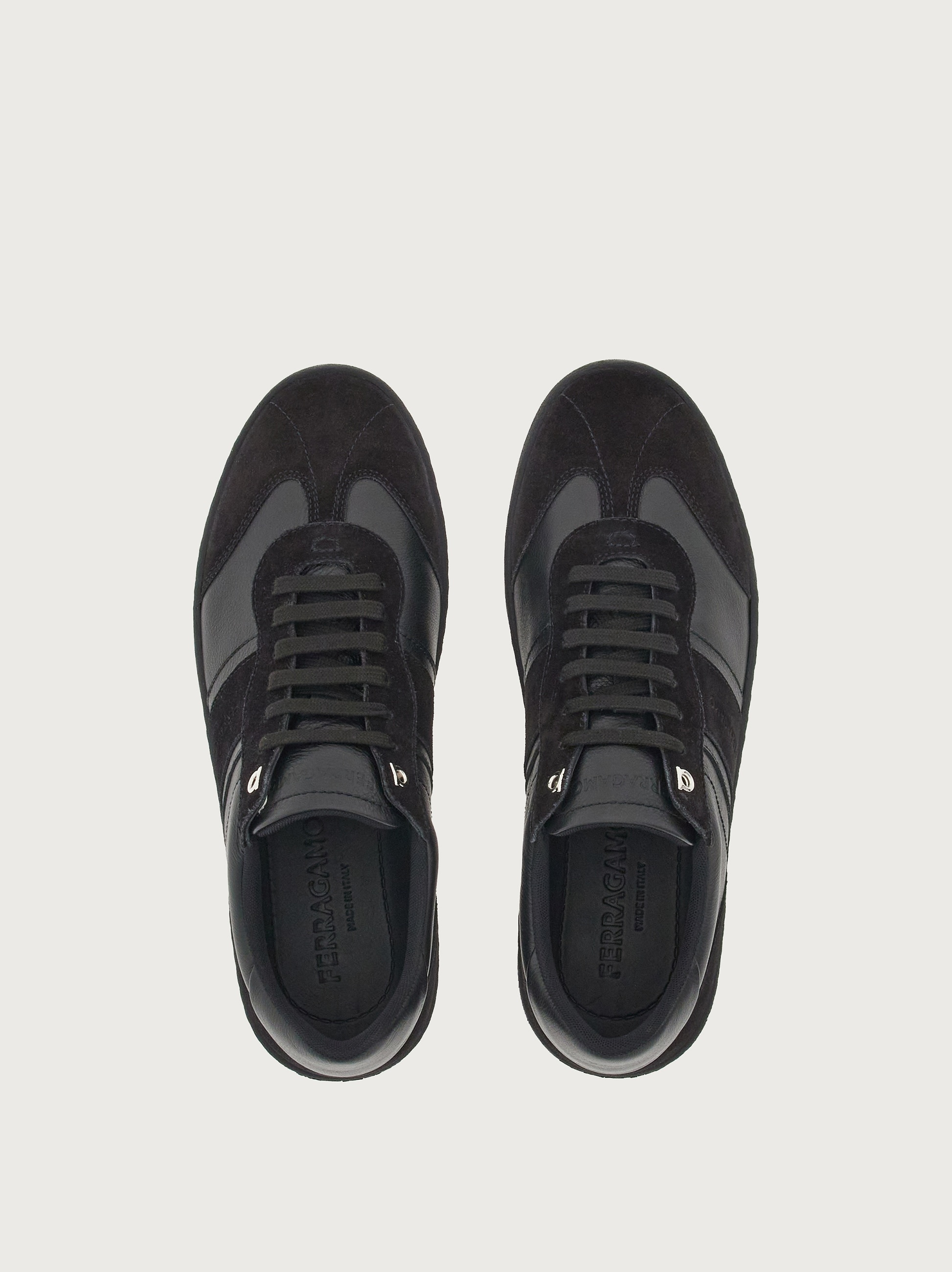 Low top sneaker with signature - 2