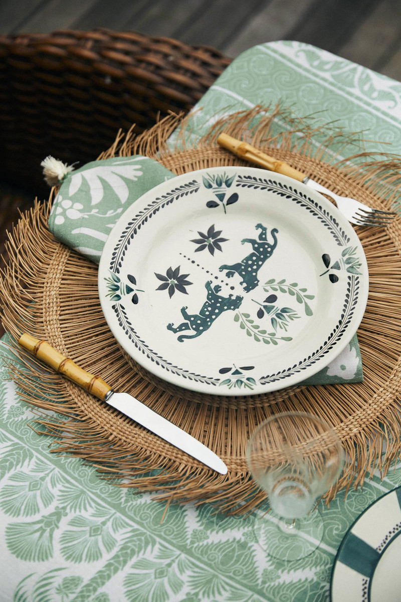 Sabor Ancestral Dinner Plate in Palm Mist Jade 4