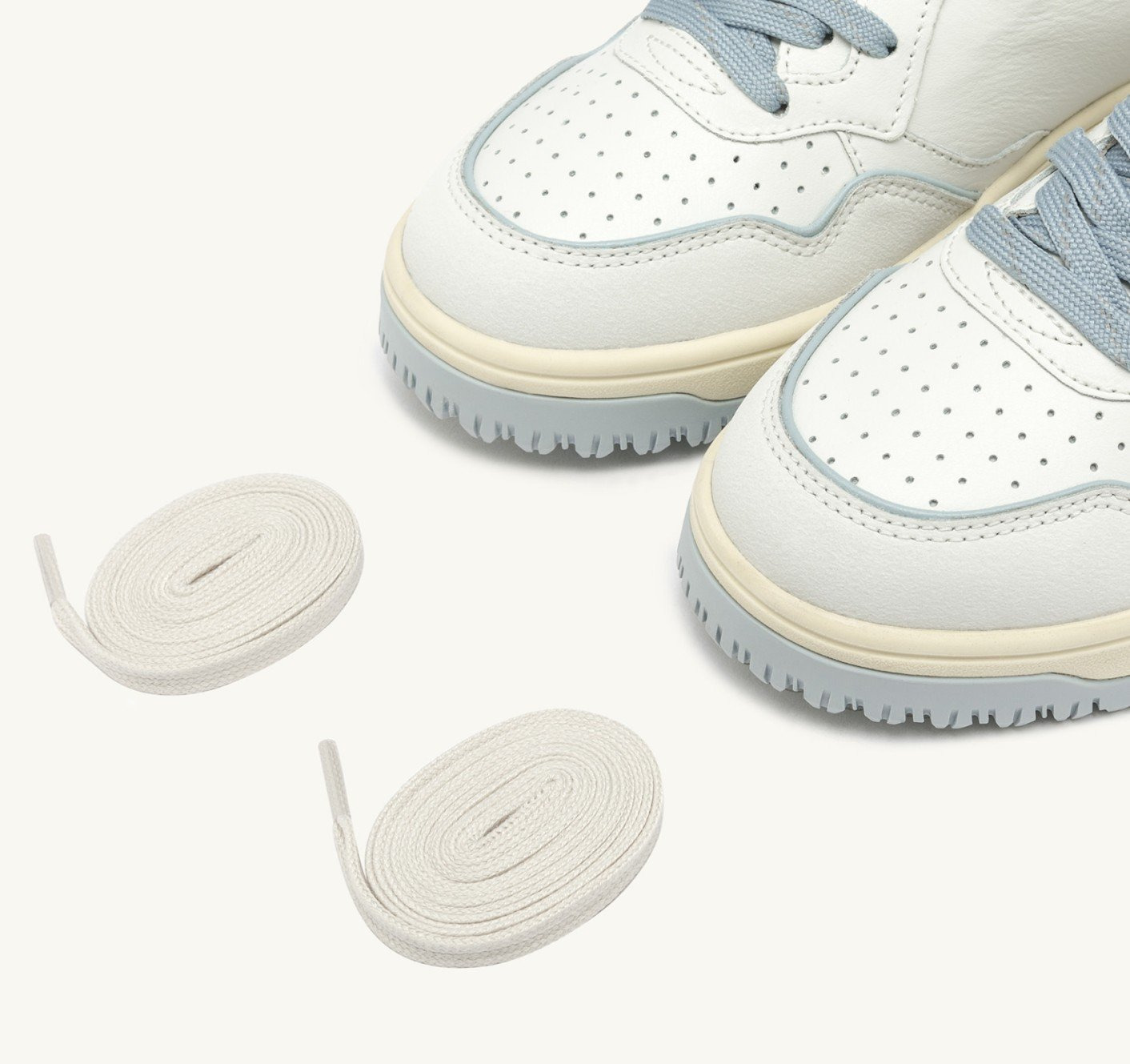 GOLF LOW SNEAKERS IN WHITE AND PEARL BLUE LEATHER - 7