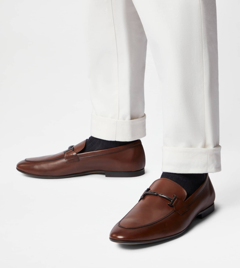 Tod's LOAFERS IN LEATHER - BROWN outlook