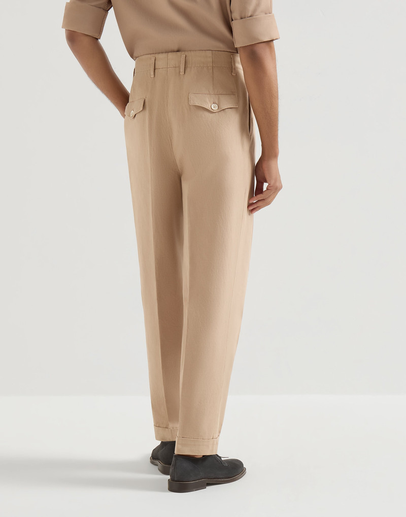 Garment-dyed trousers in cotton and linen canvas with double pleats 3