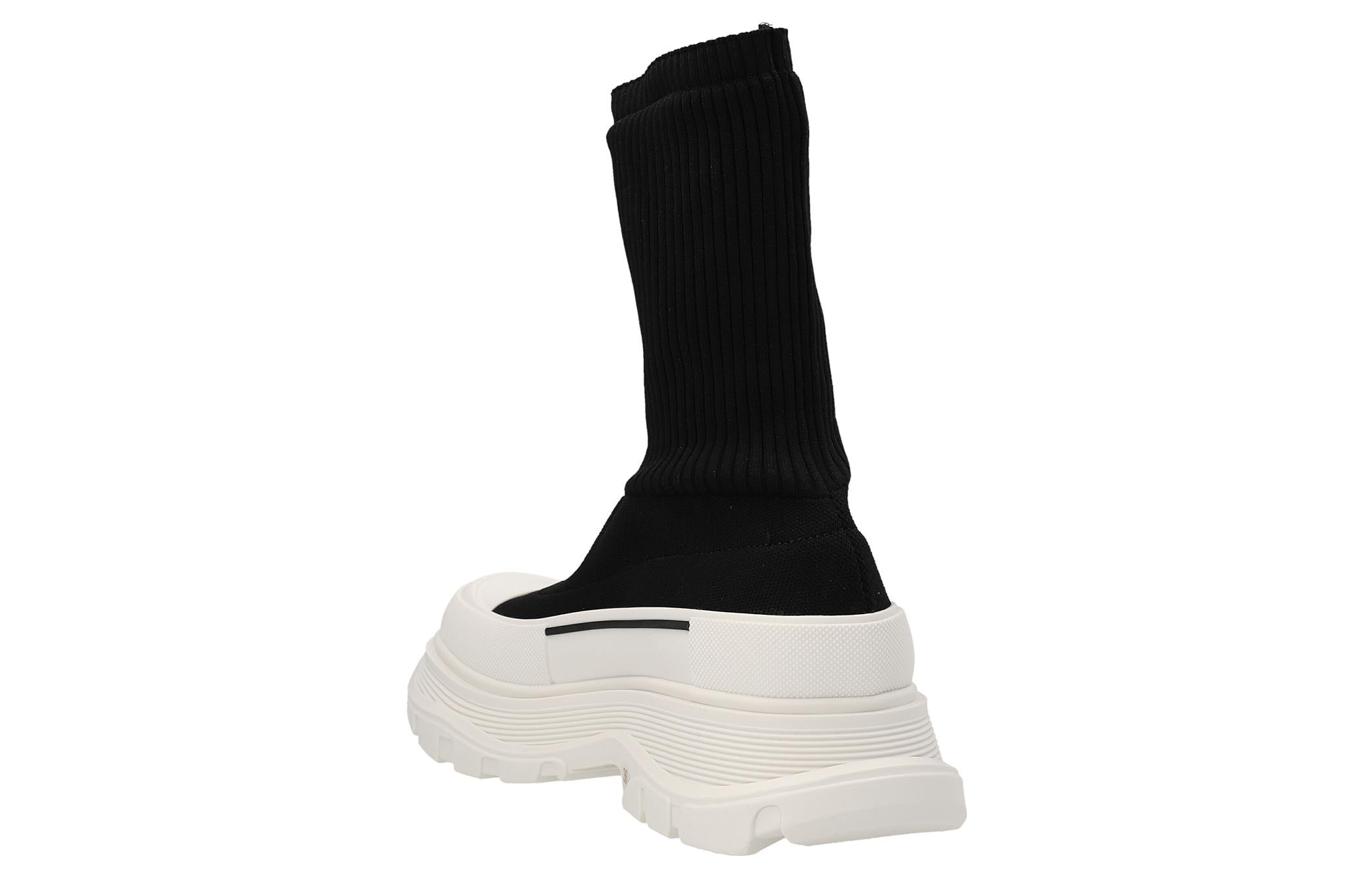 (WMNS) Alexander McQueen Tread Slick Knitted Boots 'Black White' 708096W4U511041 - 2