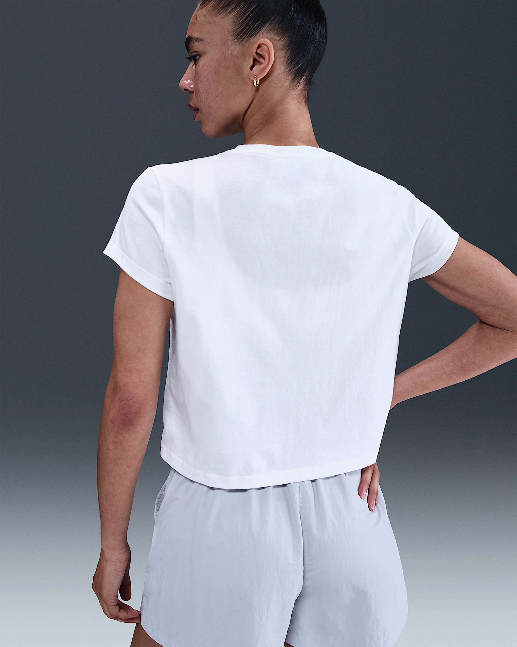 Nike Club Women's Cropped T-Shirt - 2