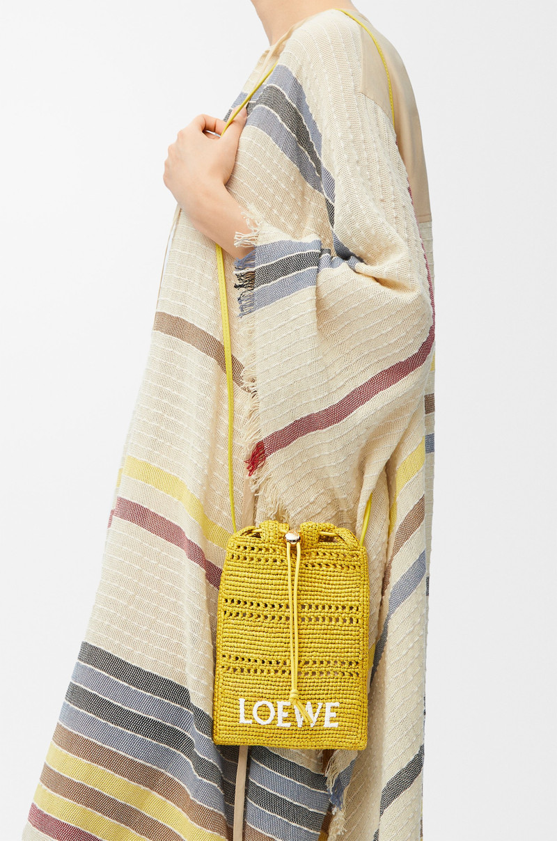 Loewe Drawstring pocket in raffia outlook