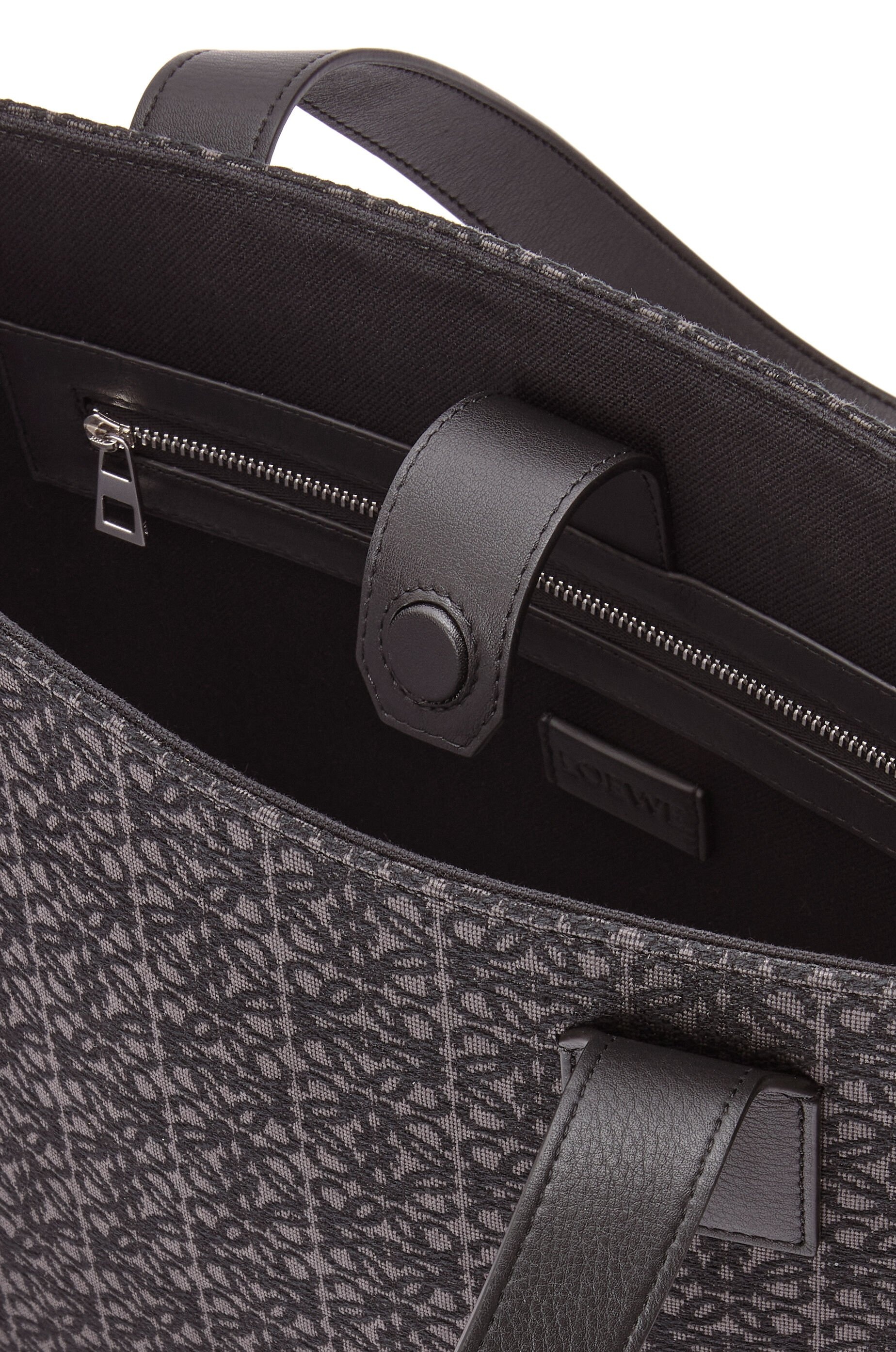 Buckle Horizontal tote in Anagram jacquard and calfskin - 4