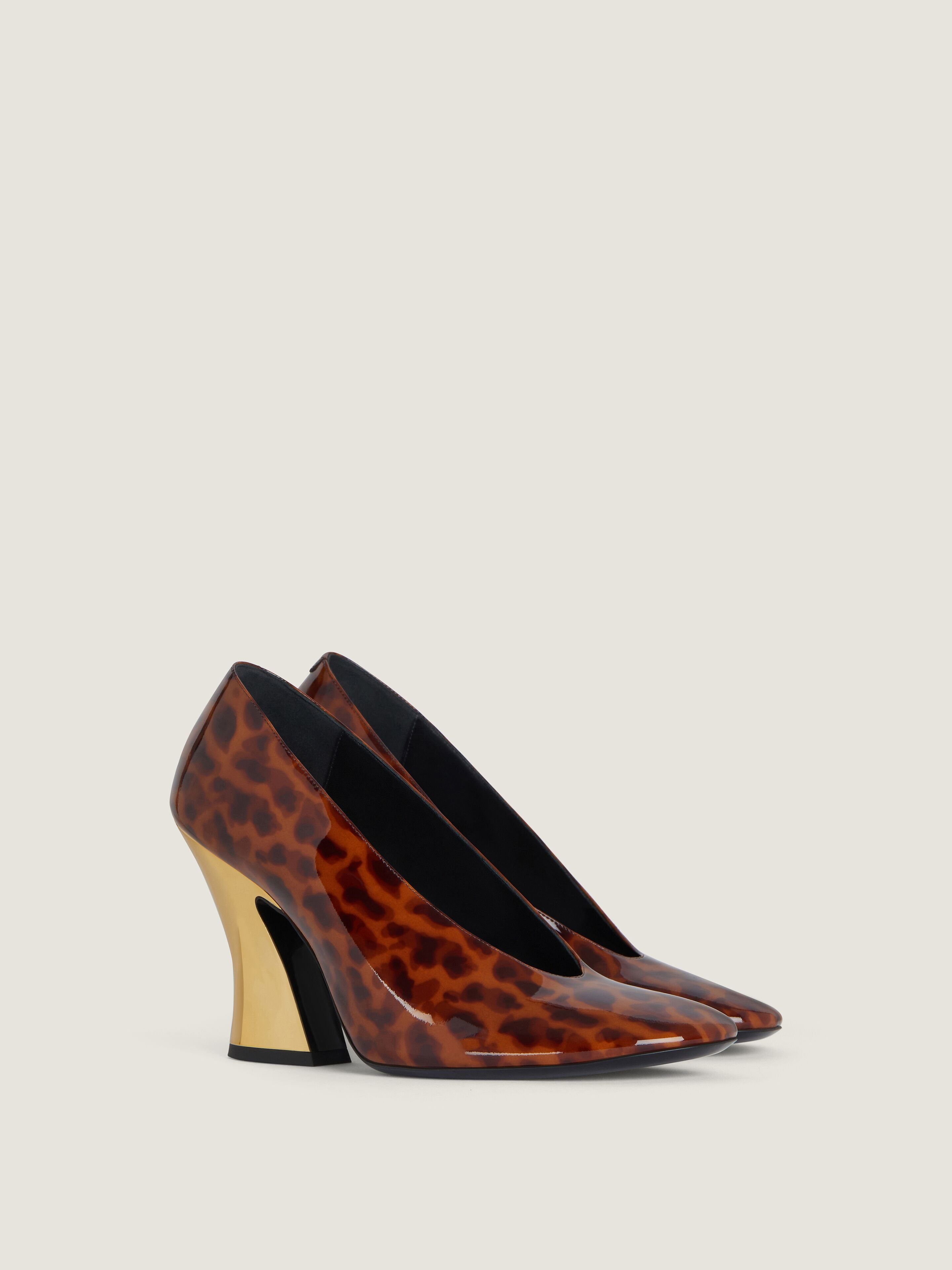 SCULPTED HEELED PUMPS IN TORTOISE SHELL PATENT LEATHER - 1