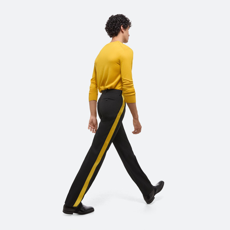 CURVED SLEEVE SWEATER 8