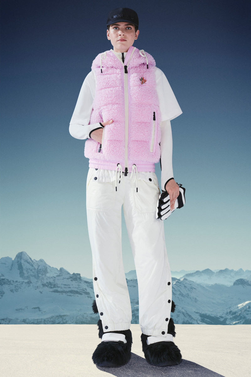 Moncler Teddy Fleece Vest outlook