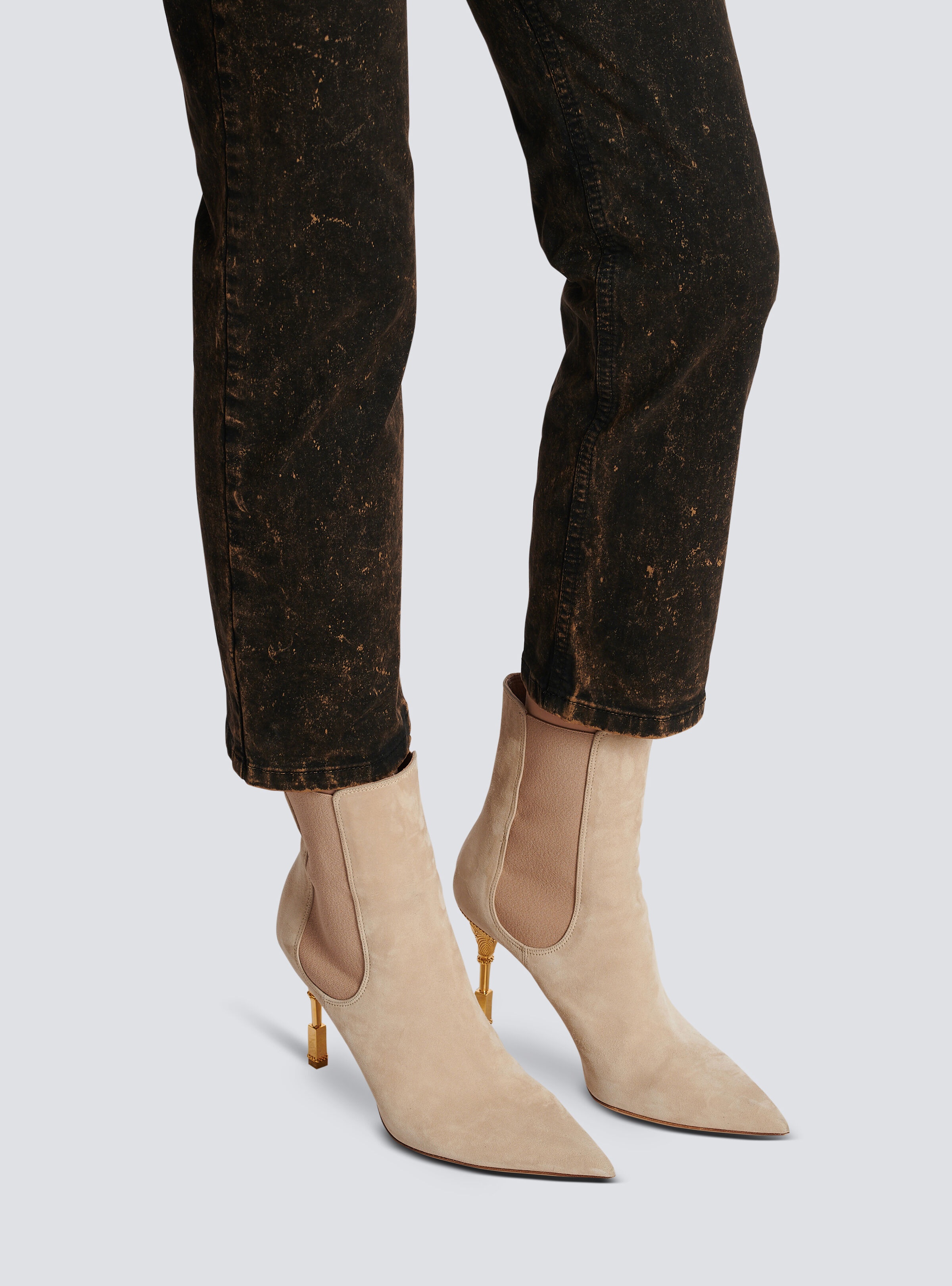Moneta suede ankle boots with engraved heel - 7