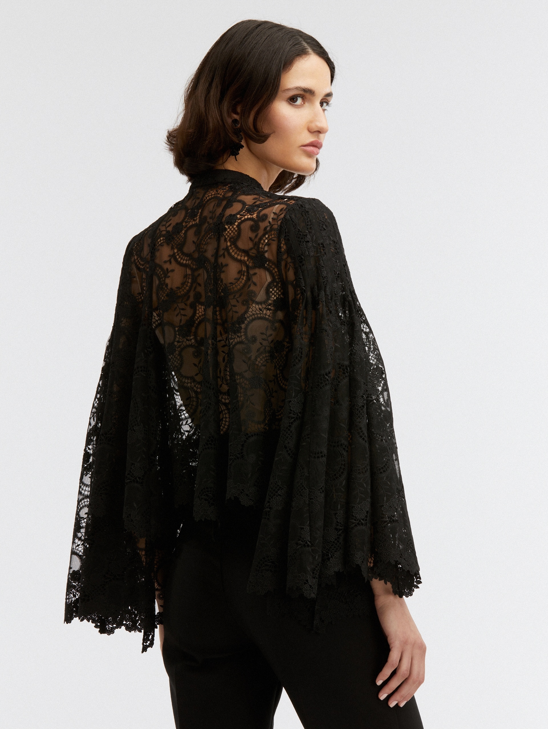 BRACELET SLEEVE GEO FLORAL LACE BLOUSE - 4