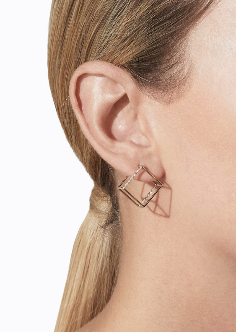 SHIHARA Diamond Square Earring 01 15 outlook