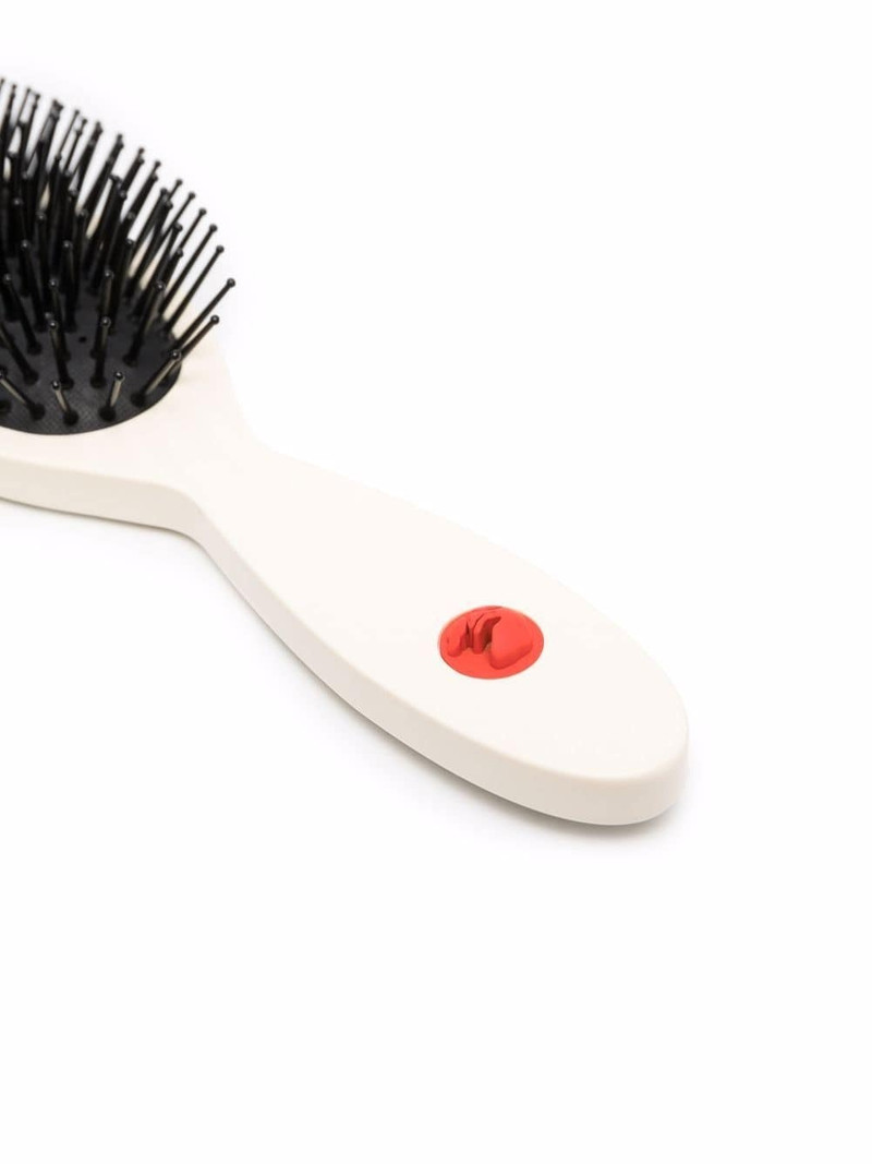 logo-plaque hairbrush 3