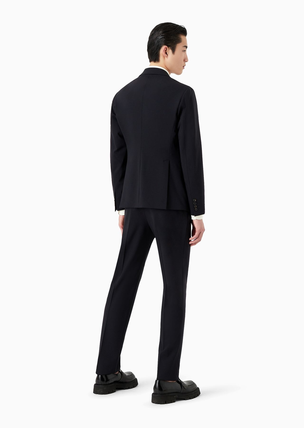 Modern-fit, single-breasted suit in compact, two-way stretch canvas - 3